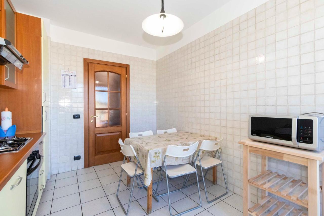 شقة Cozy&Spacious Apt 2 Min Walk From The Tram Stop! تورينو المظهر الخارجي الصورة